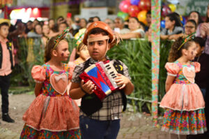 Arraiá da Educação leva cultura, alegria e tradição ao centro de Saloá